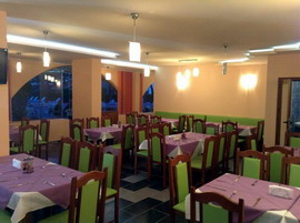 Харчування в дитячому таборі в Болгарії