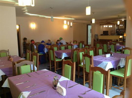 Харчування в англійському таборі в Болгарії